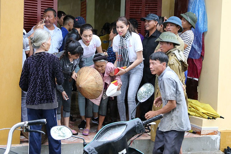 Pham Huong doi mua cung Thien Ly Le Hang di tu thien-Hinh-3